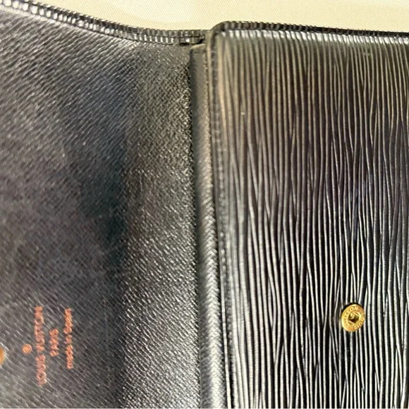 Louis Vuitton Black Epi Long Wallet with Gold Hardware & Box - Picture 8 of 12
